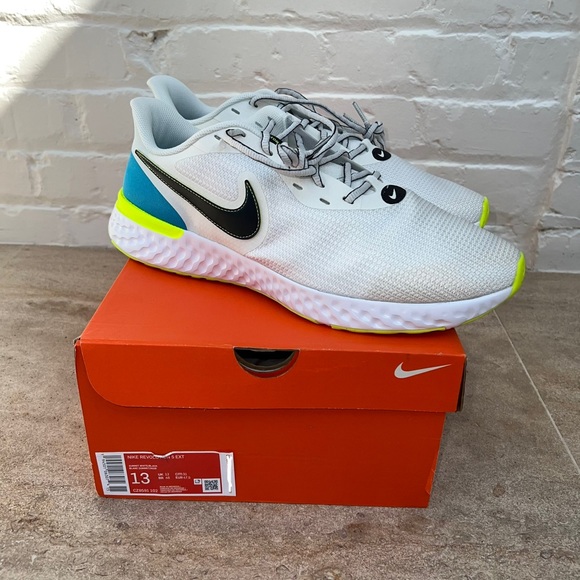 NWT Nike Revolution 5 EXT - Picture 9 of 11